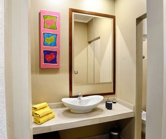 تختخواب و صبحانه Bonadies Suite