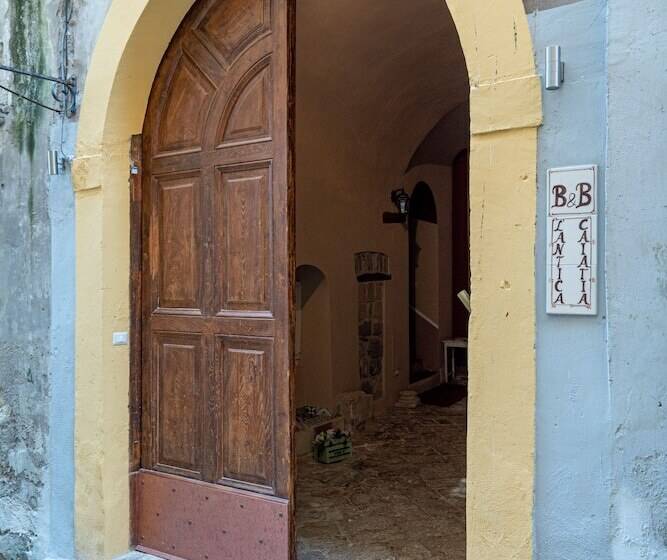 تختخواب و صبحانه L Antica Caiatia