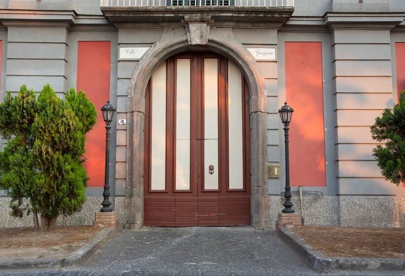 여관 Palazzo Caracciolo