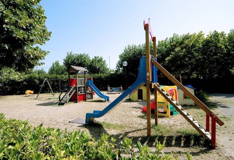 فندق Centro Vacanze Camping Spinnaker