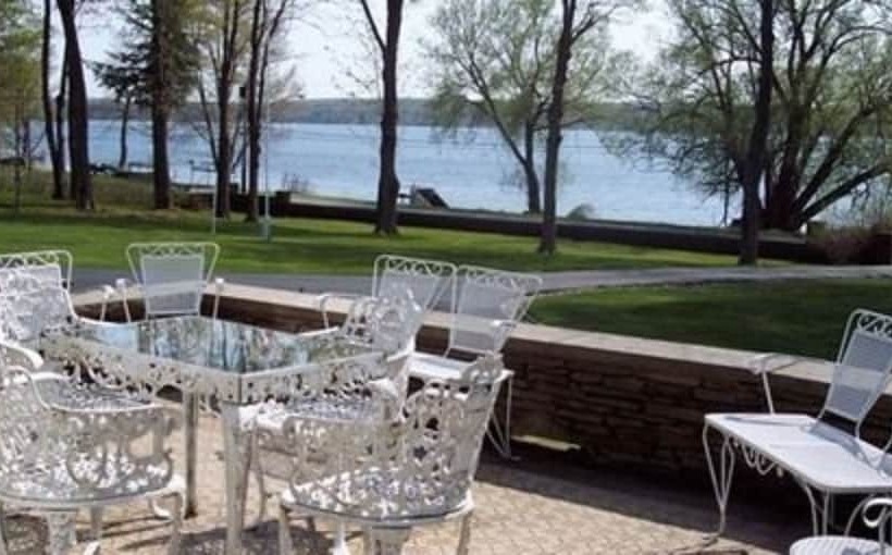 مبيت وإفطار Maple Springs Lake Side Inn