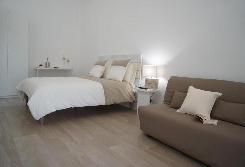 Femily B&b Bed And Breakfast Di Puglia In   Bari