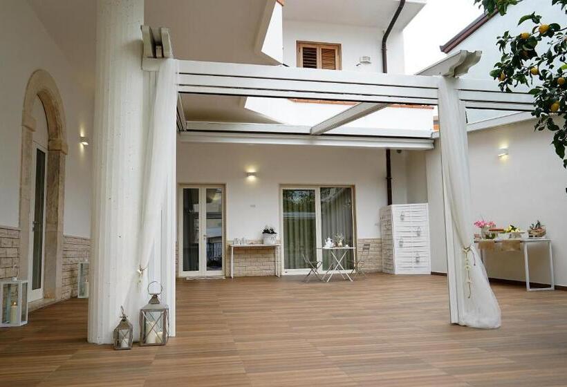Femily B&b Bed And Breakfast Di Puglia In   Bari