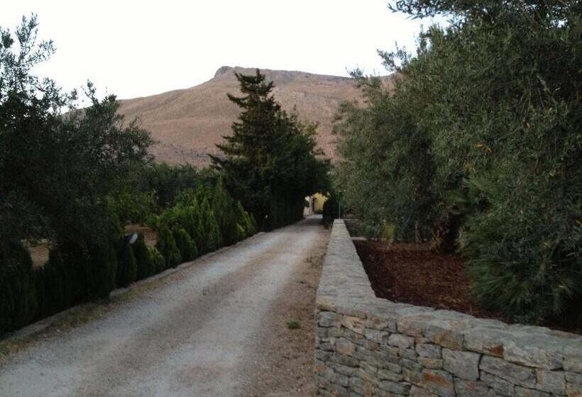 مسافرخانه Case Vacanze La Giara