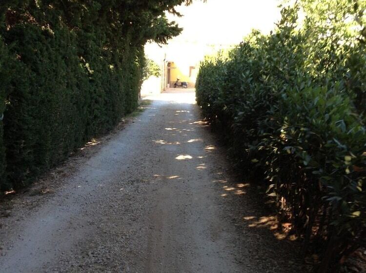 مسافرخانه Case Vacanze La Giara