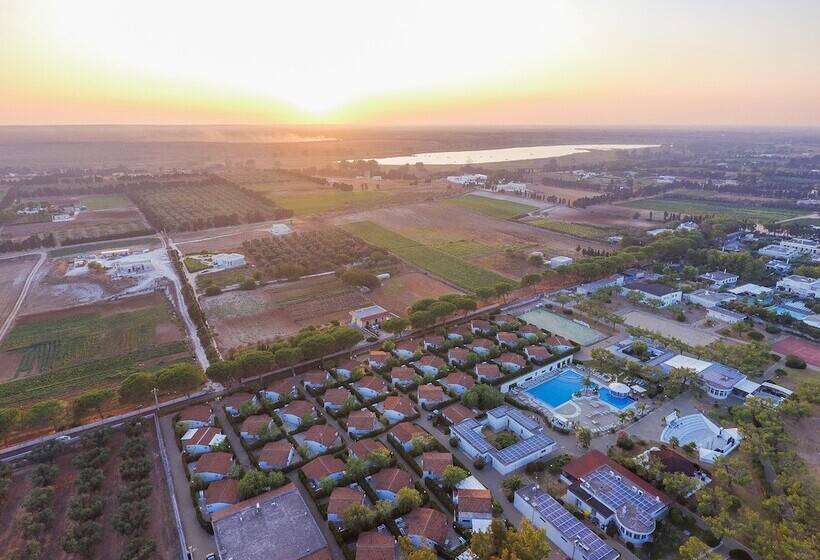 مسافرخانه Nicolaus Club Alimini Smile