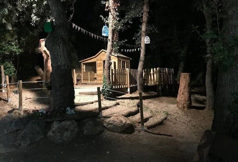 مسافرخانه Esteba