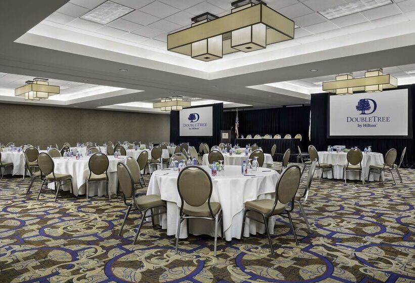 هتل Doubletree By Hilton Chicago O Hare Airport  Rosemont