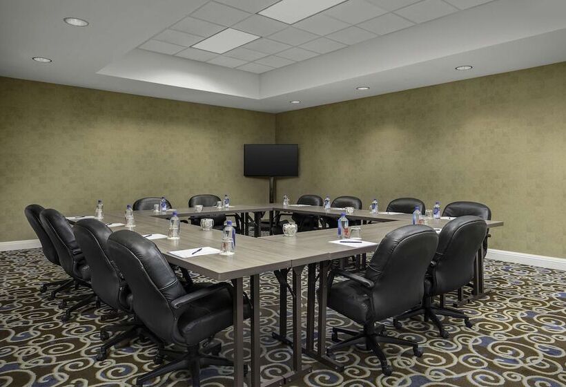 هتل Doubletree By Hilton Chicago O Hare Airport  Rosemont