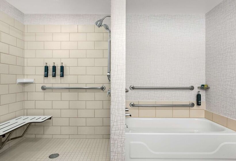 هتل Doubletree By Hilton Chicago O Hare Airport  Rosemont
