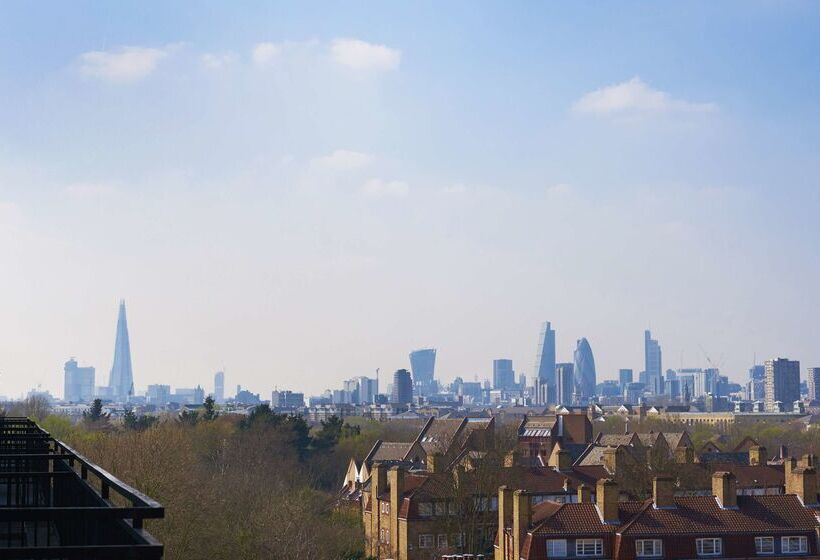 هتل Doubletree By Hilton  London  Docklands Riverside