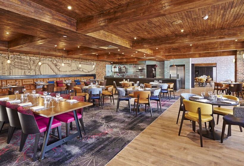 هتل Doubletree By Hilton  London  Docklands Riverside