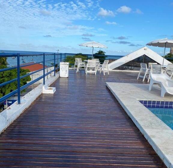 Отель Manos Royal