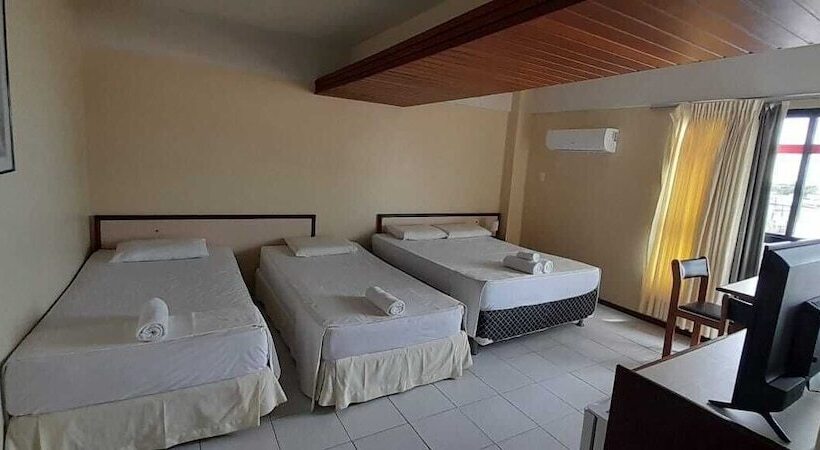 Отель Manos Royal