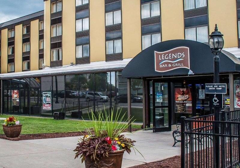 Quality Hotel & Suites At The Falls