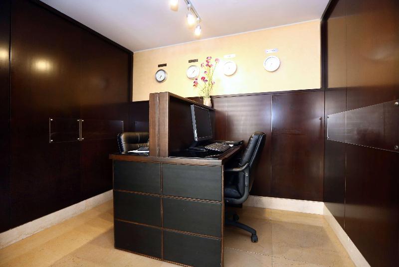 هتل Ramada Plaza By Wyndham Beirut Raouche