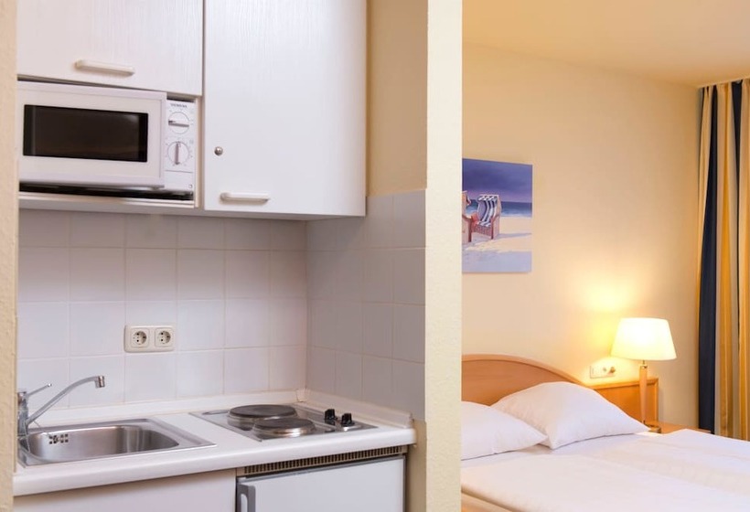 هتل Tryp By Wyndham Luebeck Aquamarin