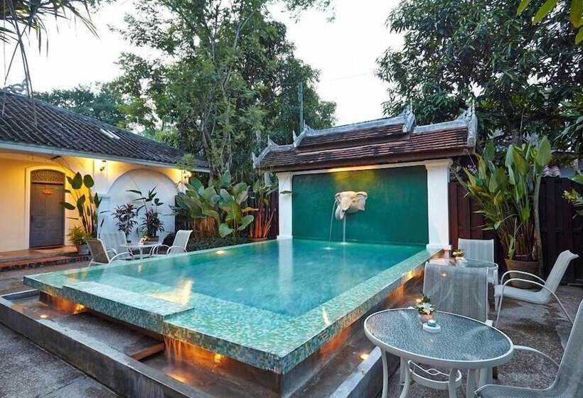 استراحتگاه Villa Santi