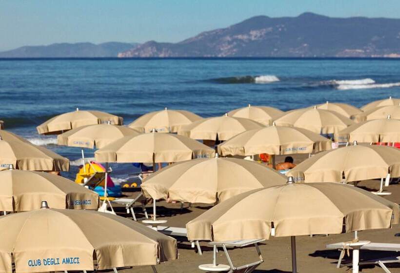 ホテル Gitavillage Club Degli Amici