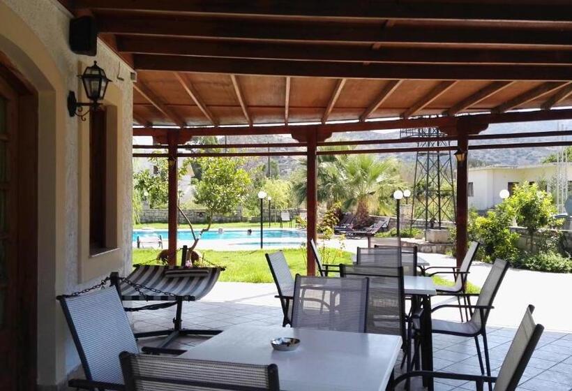 فندق Dimitris Villa