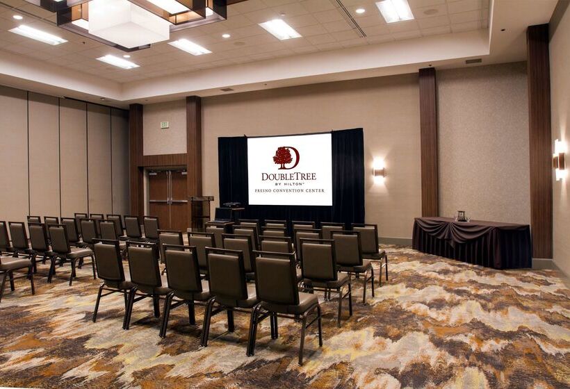 هتل Doubletree By Hilton Fresno Convention Center