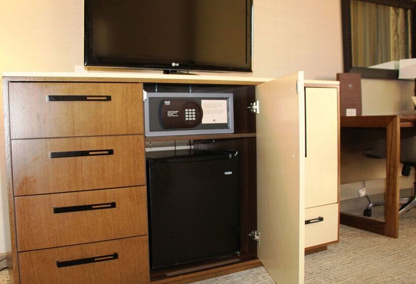 هتل Doubletree By Hilton Fresno Convention Center