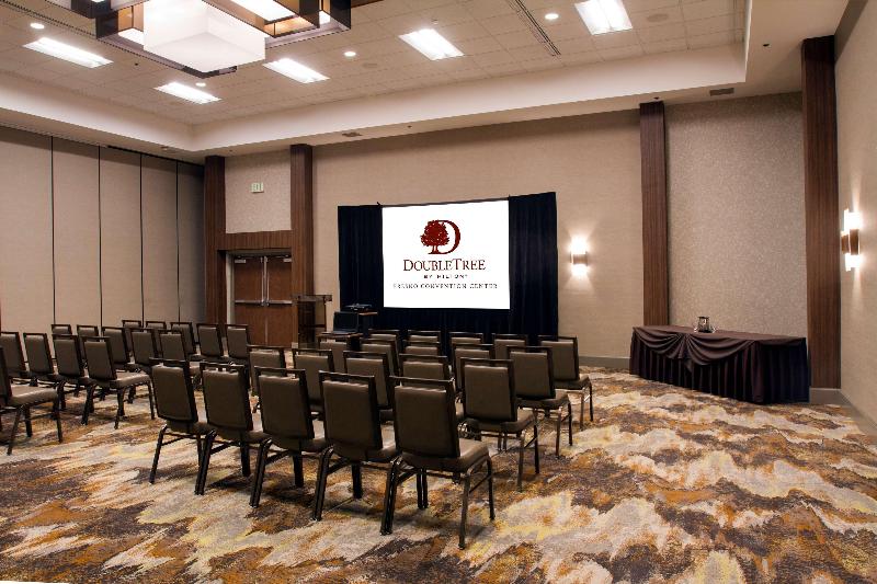 هتل Doubletree By Hilton Fresno Convention Center