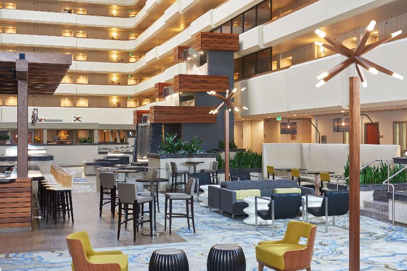 هتل Doubletree By Hilton Fresno Convention Center