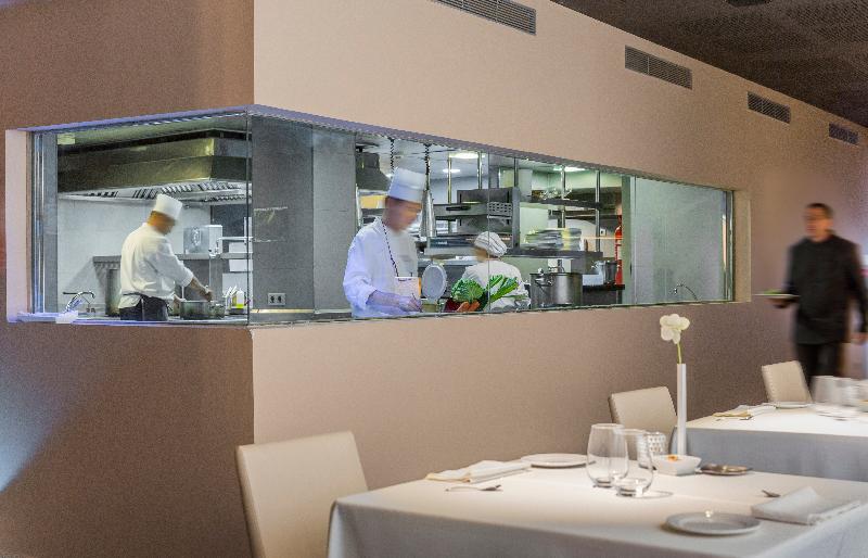 ホテル Gran Claustre Restaurant & Spa