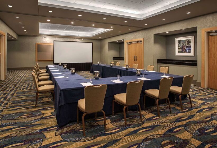 فندق Hyatt Regency Pittsburgh International Airport