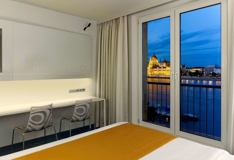 בית מלון כפרי Park Plaza Budapest