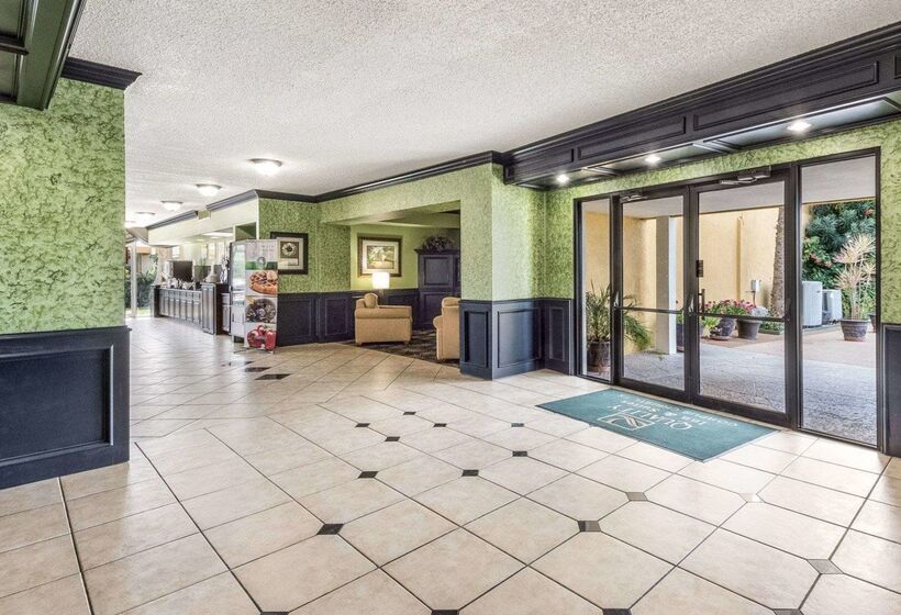 هتل Quality Inn & Suites On The Beach