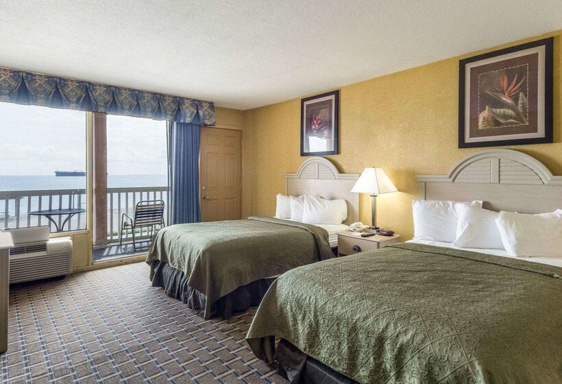 هتل Quality Inn & Suites On The Beach