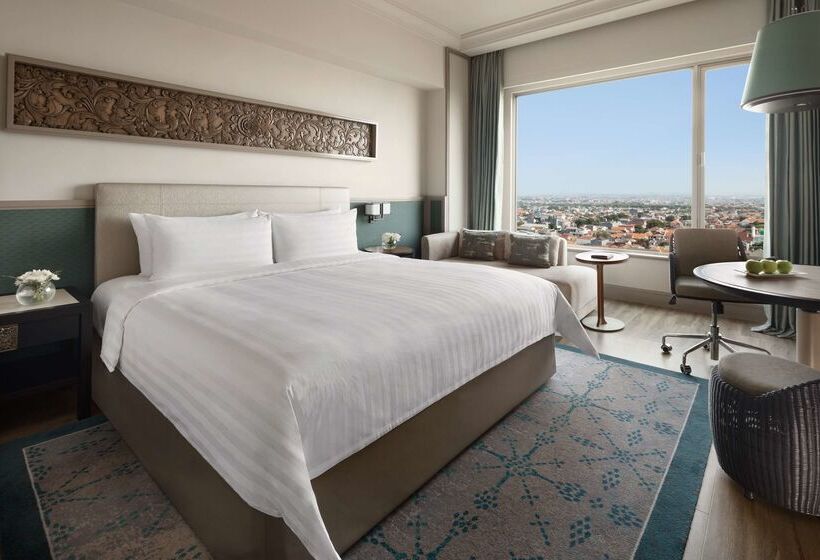 هتل Shangrila Surabaya