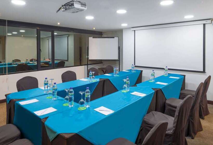 هتل Wyndham Garden Quito