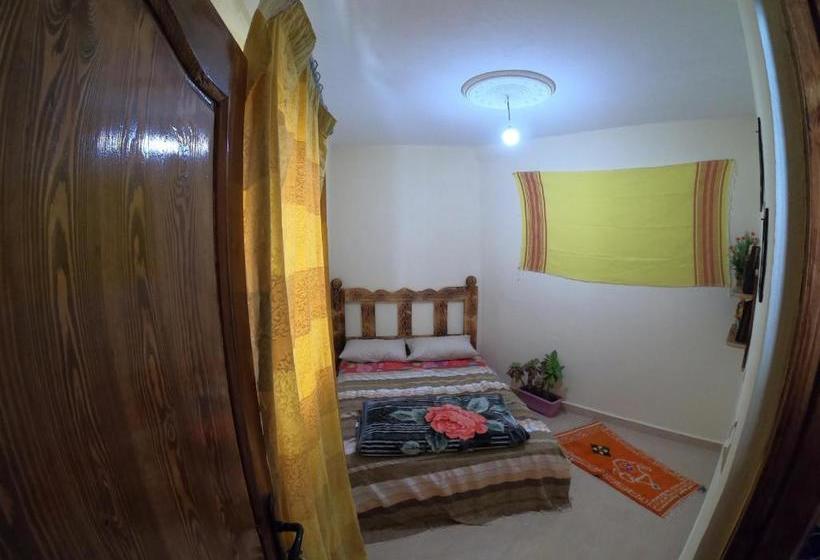 فندق صغير Tayought Surf House