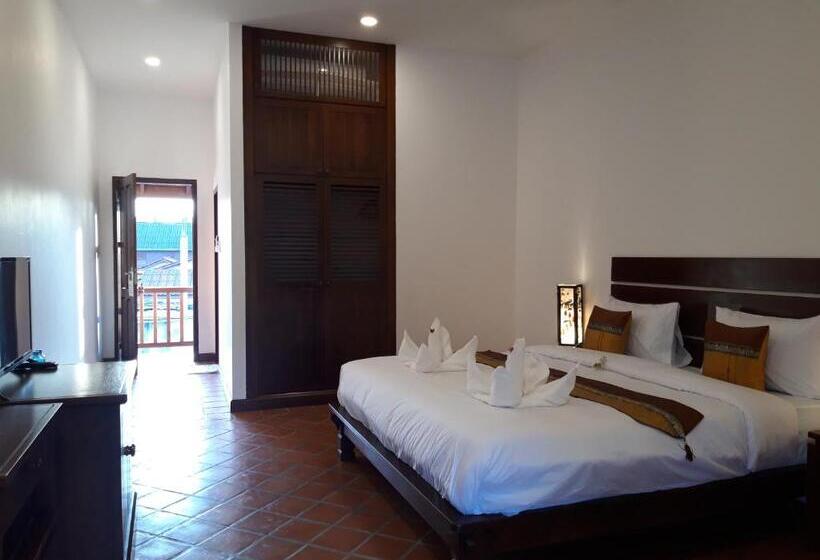 هتل Villa Chitchareune 2