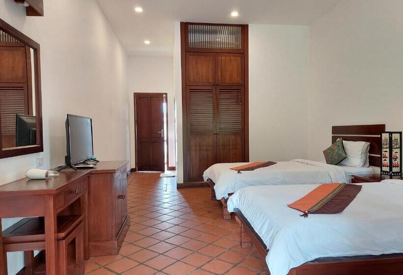 هتل Villa Chitchareune 2