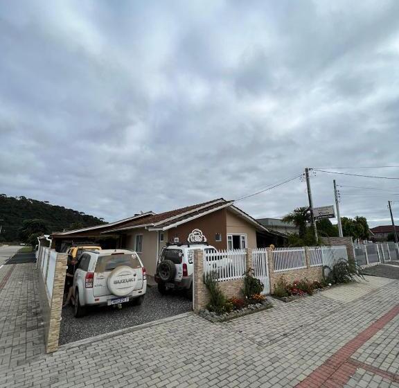 پانسیون Casa De Temporada Familiar