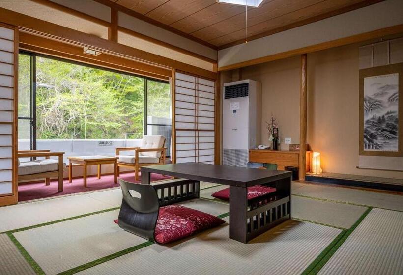 ريوكان Nikko Nationalpark Kawamata Onsen Kura