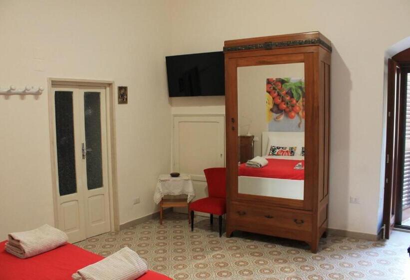 تختخواب و صبحانه A Casa Mia