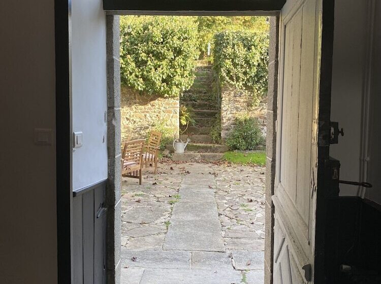 مبيت وإفطار Artefact