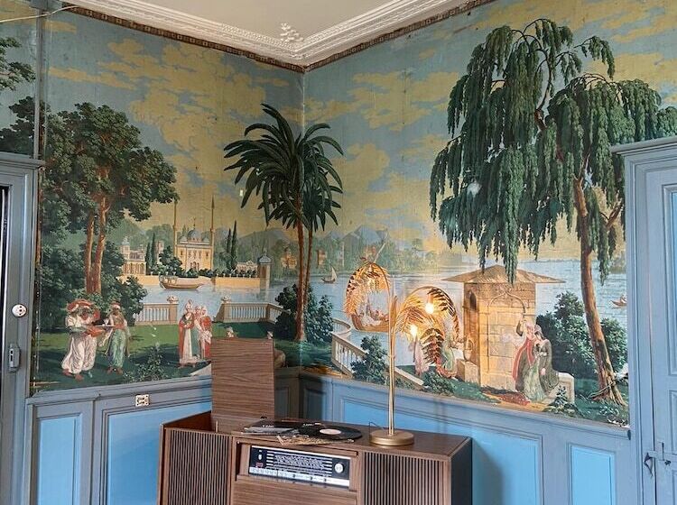 مبيت وإفطار Artefact