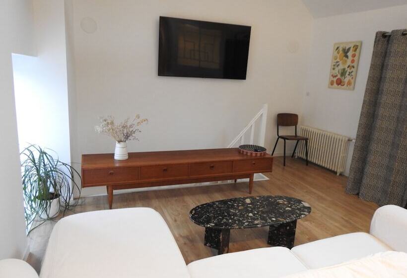 مبيت وإفطار Artefact