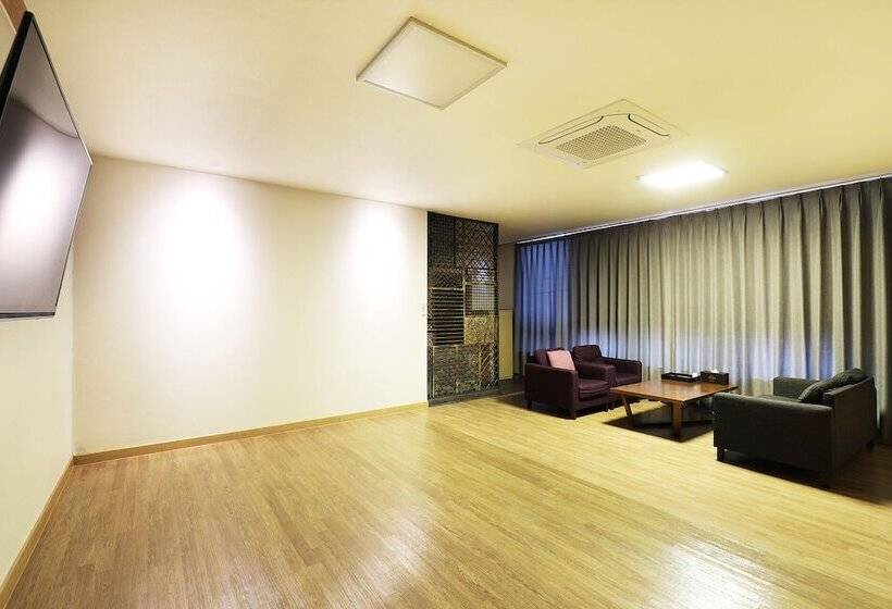 בית מלון כפרי Bolton