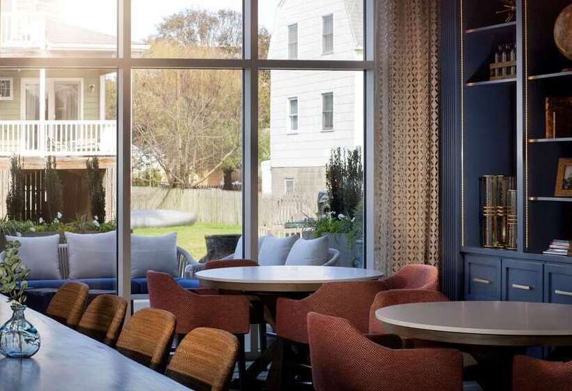 هتل Fenwick Shores, Tapestry Collection By Hilton