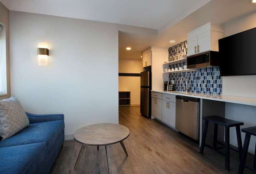 هتل Fenwick Shores, Tapestry Collection By Hilton