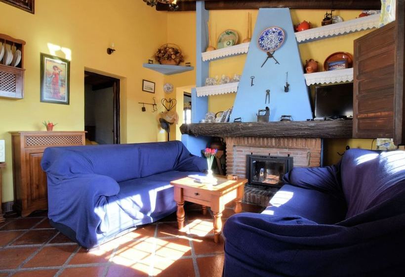 Cozy Cottage In El Borge With Private Pool
