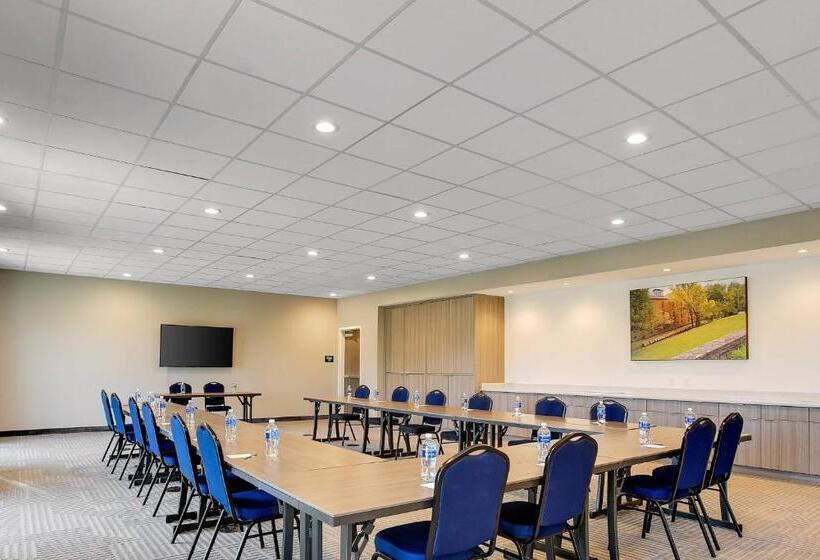 בית מלון כפרי Fairfield Inn & Suites Bardstown