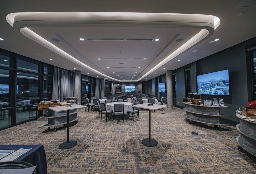 هتل Indigo   Columbus At Riverfront Place, An Ihg